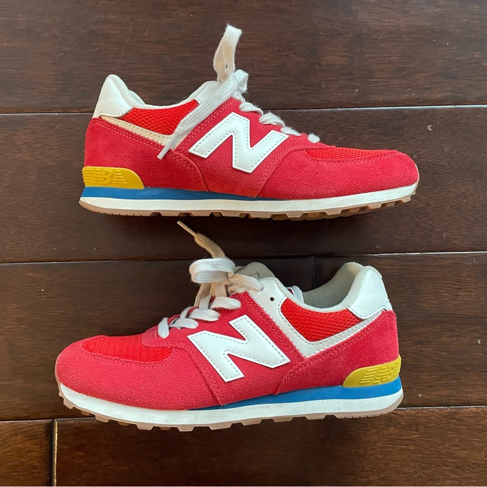 New Balance Kids 574 V1 Lace Up Sneaker Size 5 Team Red/Light Rogue Wave *New*